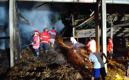 Tempat Penyulingan Minyak Cengkih di Tulungagung Ludes Terbakar, Kerugian Ditaksir Rp80 Juta