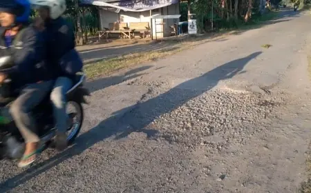 Rusak Parah, Jalan Poros Desa Kelutan - Ngronggot Nganjuk Dikeluhkan Warga