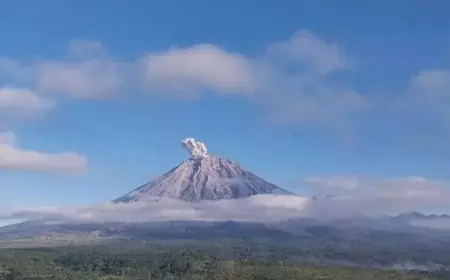 Erupsi Setinggi 700 Meter, Radius Bahaya Gunung Semeru hingga 13 Km