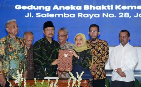 Wabup Kediri Tandatangani Perjanjian Pinjam Pakai Aset Pemkab untuk Sekolah Rakyat