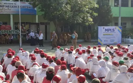 Dispendik Gresik Kebut Pengadaan Seragam Gratis Siswa Baru SMP dan SD Negeri