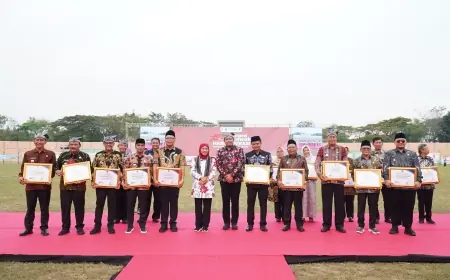 Bupati Nganjuk Raih Penghargaan Tokoh Pembina Koperasi dari Gubernur Jawa Timur