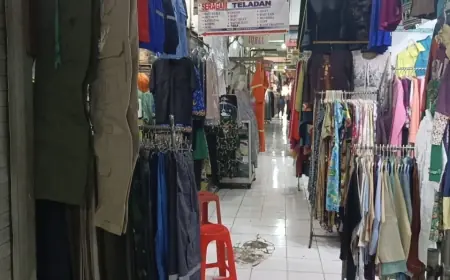 Program Pengadaan Seragam Sekolah Gratis di Gresik Merenggut Harapan Pedagang
