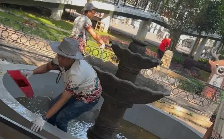 Hotel Santika Gresik Gelar Bersih-Bersih Lingkungan Bersama DLH