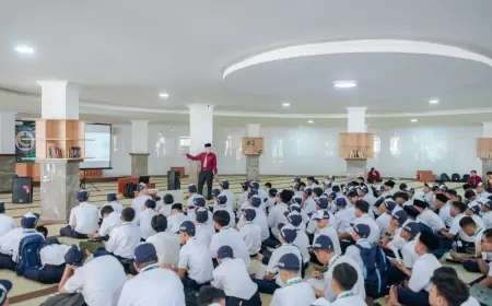 MPPLS Al Izzah Kota Batu Tawarkan Fondasi Jati Diri Santri Baru