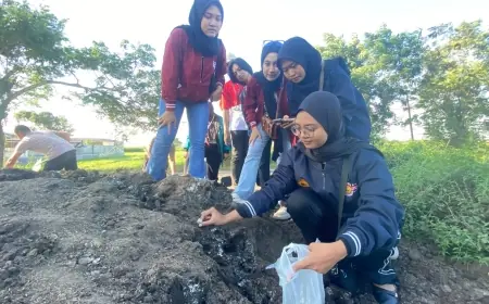 Polisi di Jember Bantu Ekonomi Masyarakat dengan Tanam Jamur