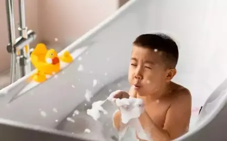 Psikolog: Orang Tua Wajib Hormati Privasi Anak saat Mandi