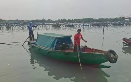 Nelayan Hilang Harapan, Ratusan Warga Pesisir Gresik Beralih Profesi