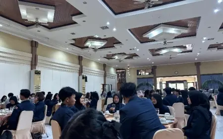 Latih Profesionalisme Mahasiswa, Jurusan Administrasi Niaga Polinema Gelar Praktik Table Manner