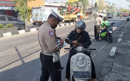 Polisi Garang Tindak Pemotor Tapi Melempem saat Truk ODOL Beroperasi Jadi Perbincangan Hangat di Media Sosial