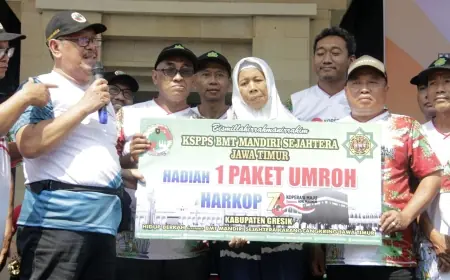 Jalan Sehat Peringatan ke-78 Harkopnas di Gresik Berhadiah Umroh