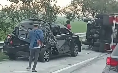 Truk Muatan Tabung Oksigen Tabrak Avanza di Tol Jombang–Mojokerto