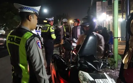 Tindak 7.646 Pengendara Selama Operasi Patuh Semeru 2025, Polisi Temukan Pengendara di Blitar Bawa Miras