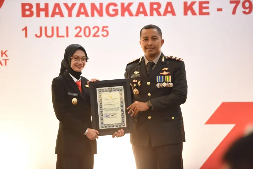 Hadiri Upacara dan Tasyakuran Hari Bhayangkara Ke-79, Mbak Wali Harapkan Sinergitas dan Soliditas Terus Terjalin