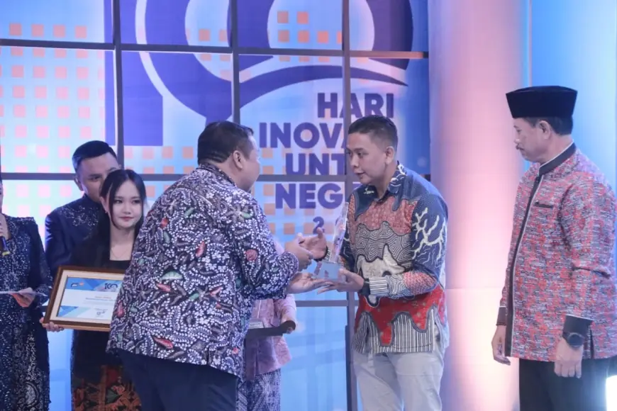 Bupati Jember Dapat Penghargaan Kepala Daerah Inovatif Berkat Program Wadul Gus'e