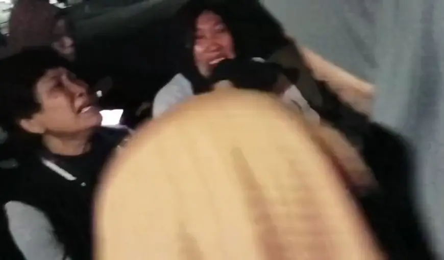 Tangis Pecah Keluarga Pria Bunuh Diri di Rolak Songo Mojokerto