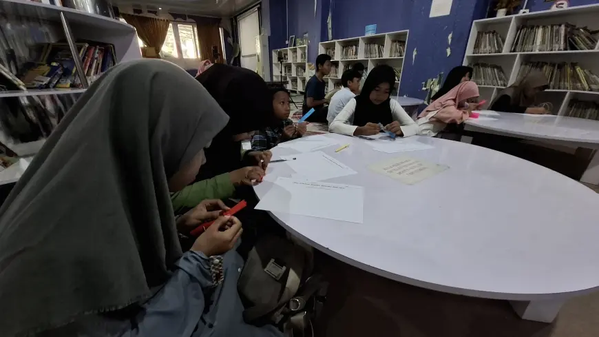 Gaungkan Libur Sekolah Tanpa Gadget, Anak-anak di Gresik Asyik Belajar Bersama di Perpusda