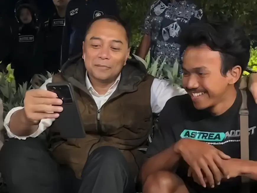 Ketahuan Nongkrong Saat Jam Malam, Anak-anak Surabaya Disuruh Telepon Ibunya oleh Wali Kota saat Razia