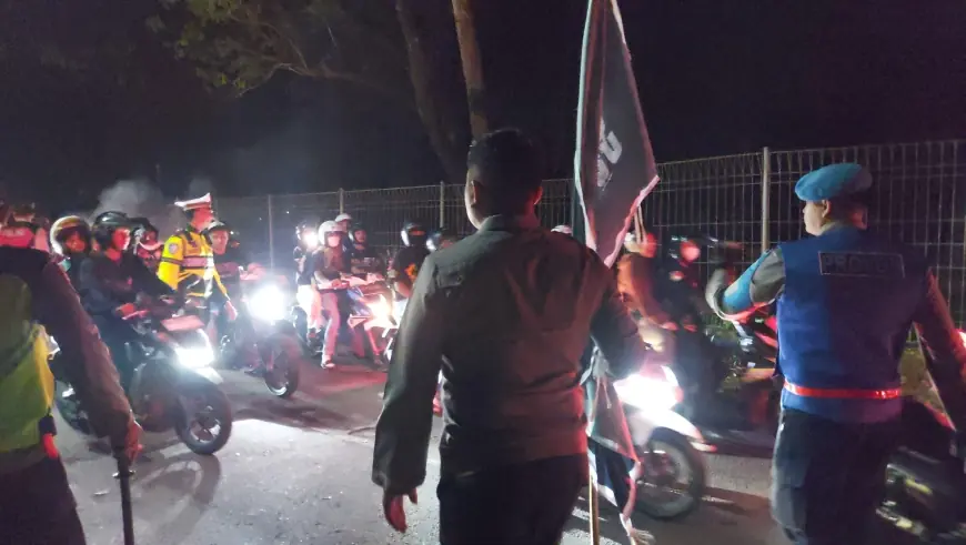 Kepolisian Bubarkan Massa Simpatisan PSHT yang Sempat Tutup Akses Malang-Blitar