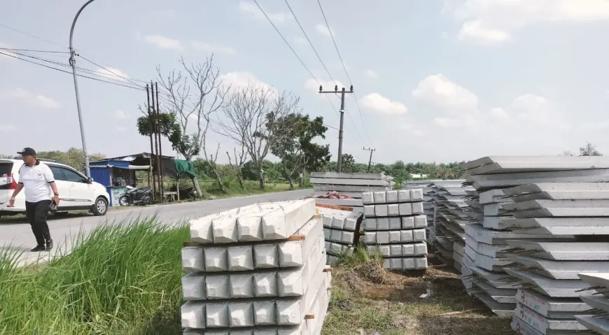 Operator Crane Tersengat Listrik Saat Bongkar Tiang Beton di Sukosewu-Bojonegoro, Proyek BBWS Jadi Sorotan