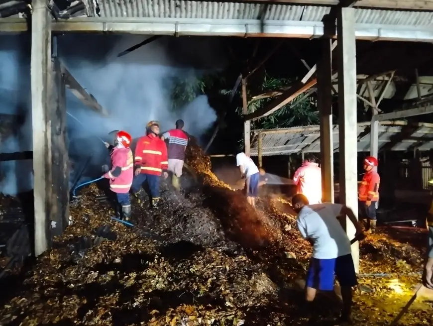 Tempat Penyulingan Minyak Cengkih di Tulungagung Ludes Terbakar, Kerugian Ditaksir Rp80 Juta