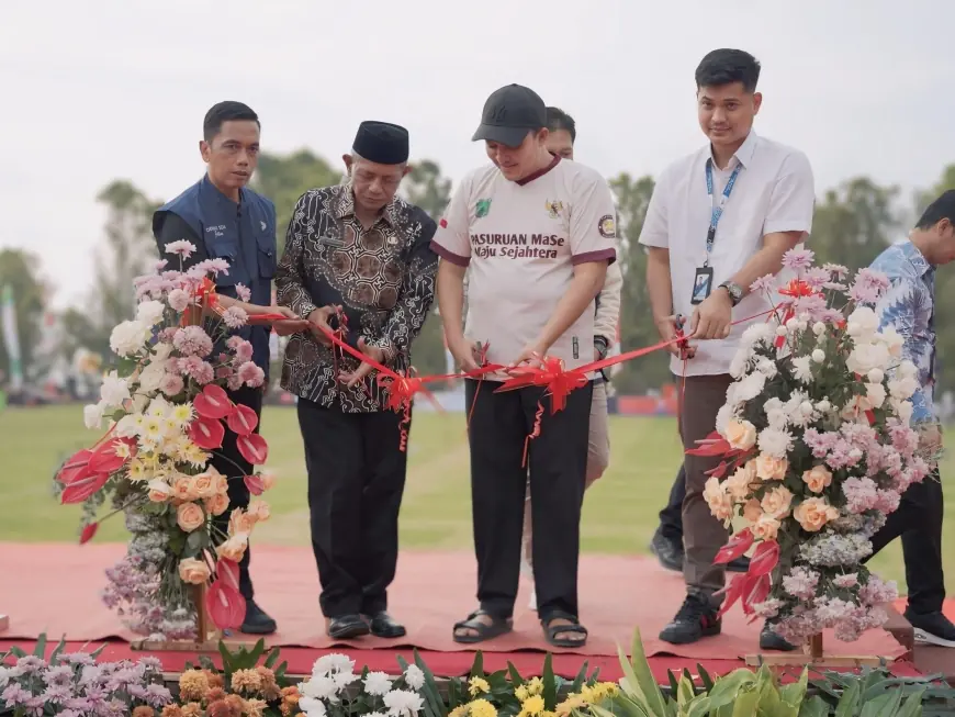 Resmikan Lapangan Soccer Field DS, Bupati Pasuruan Berharap Bisa Tingkatkan Kualitas SDM
