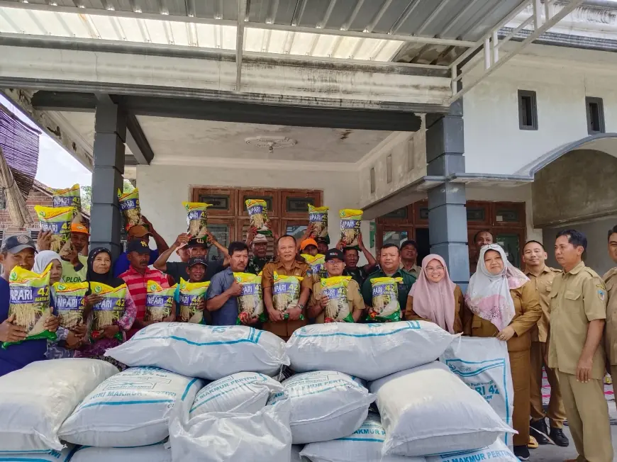 Respon Cepat Ringankan Beban Petani Kediri, Mas Dhito Salurkan Ribuan Kilogram Benih Jagung dan Padi