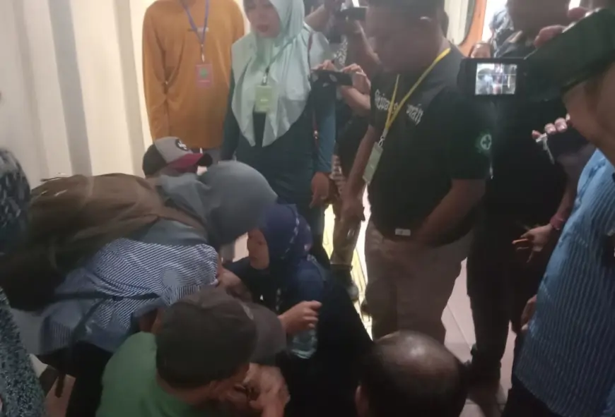 Sidang Perdana Tiga Terdakwa Kasus Perkosaan dan Pembunuhan Siswi SMA di Jombang Diwarnai Isak Tangis Keluarga Korban
