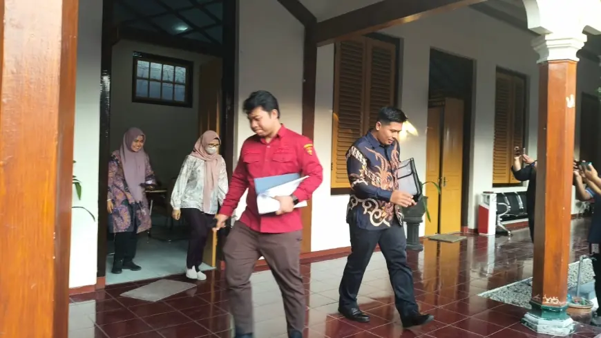 Penuhi Panggilan Penyidik Kejari untuk Kedua Kalinya, Mantan Bupati Blitar Mak Rini Dicecar 30 Pertanyaan