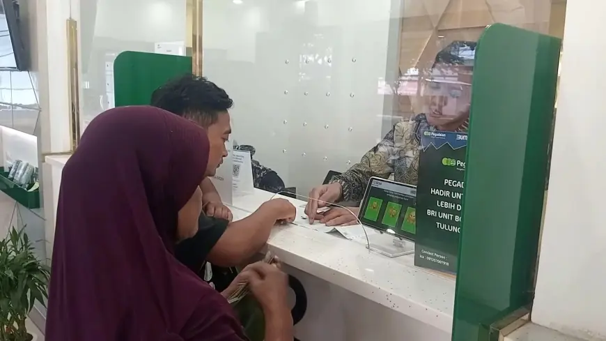 Pegadaian Tulungagung Dipadati Warga Jelang Tahun Ajaran Baru, Omzet Naik 20 Persen