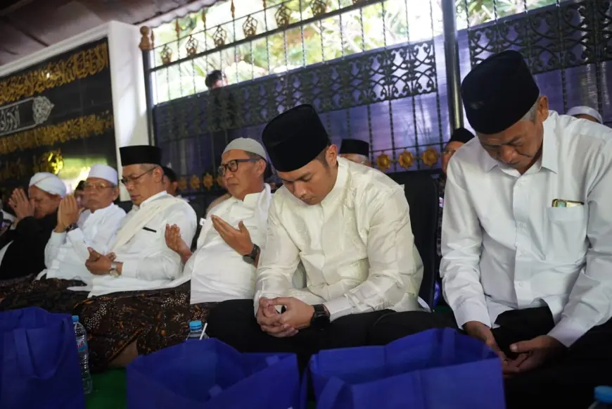 Bupati Tuban Khidmat Ikuti Tahlil Akbar Haul ke-516 Sunan Bonang