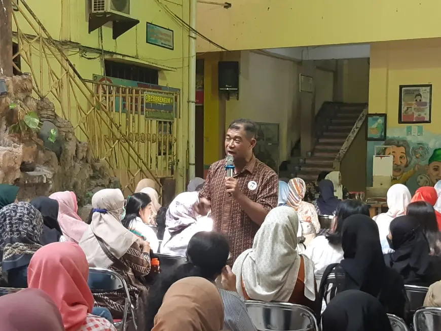 Jelang MPLS, SDN Kaliasin I Surabaya Bekali Wali Murid lewat Parenting Class