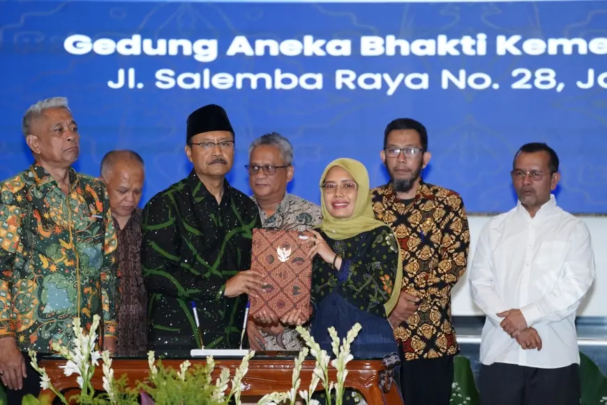 Wabup Kediri Tandatangani Perjanjian Pinjam Pakai Aset Pemkab untuk Sekolah Rakyat