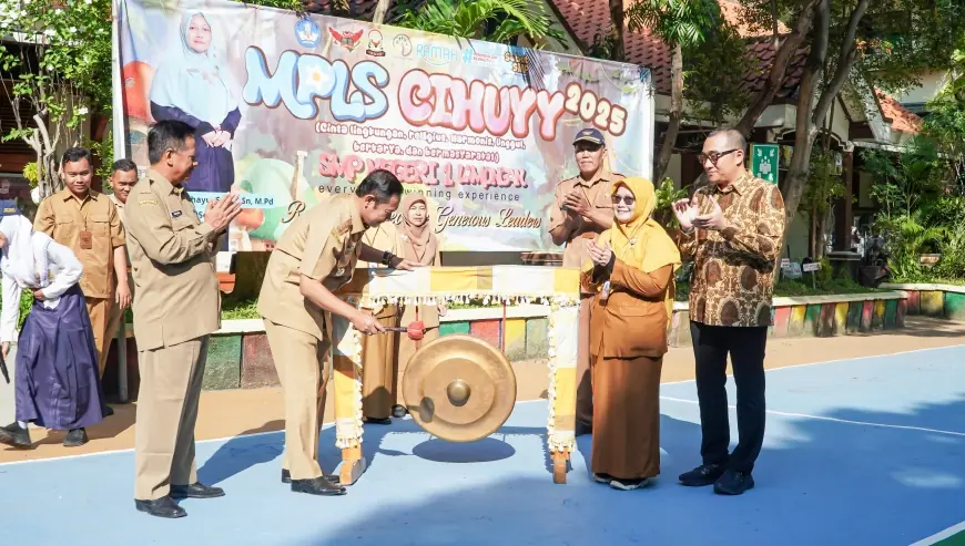 Bupati Lamongan Buka MPLS, Pastikan Suasana Sekolah Aman dan Nyaman