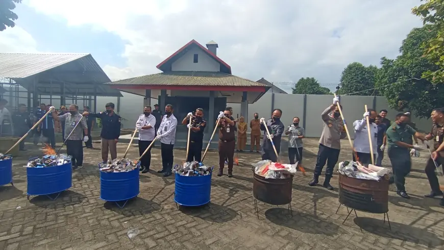 Bea Cukai Blitar Musnahkan Barang Bukti Hasil Penindakan Senilai Rp5,2 Miliar