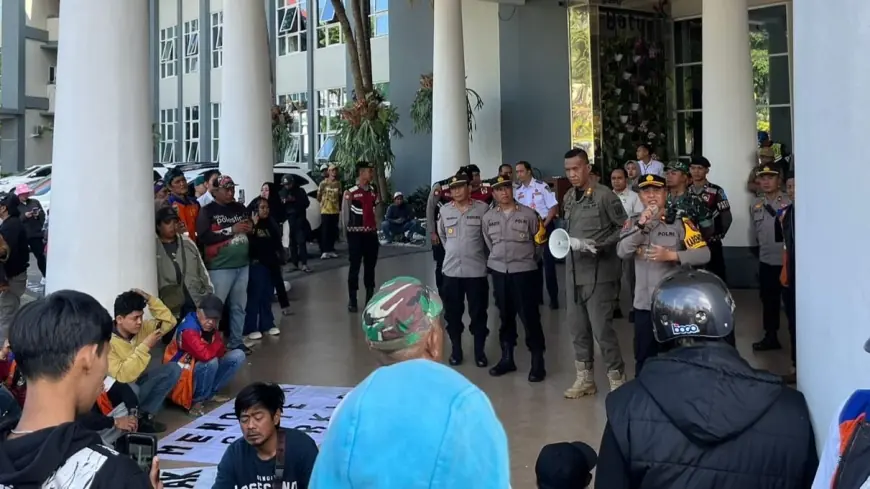 Dishub Kota Batu Anggap Kekhawatiran PKL dan Jukir Terhadap Gate Parkir Cenderung Berlebihan