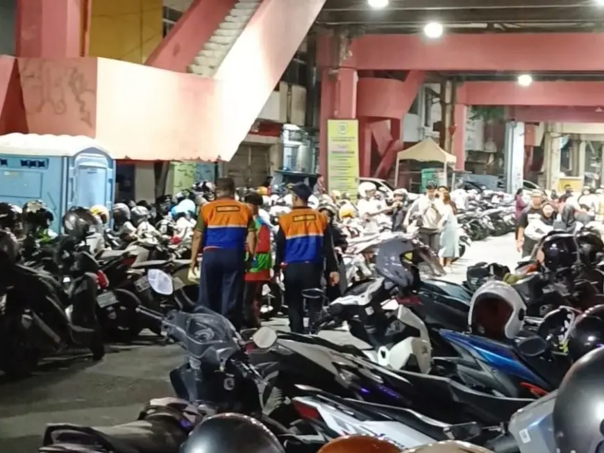 Nongkrong Asyik, Melintas Pelik: Pemkot Resmi Tertibkan  Parkir di Tepi Jalan Tunjungan