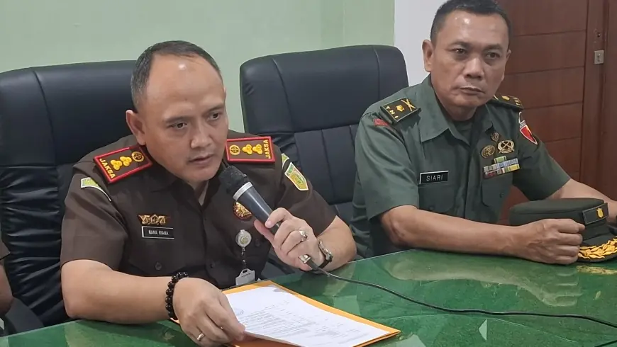 TNI Kerahkan 10 Personil Jaga Kantor Kejari Gresik