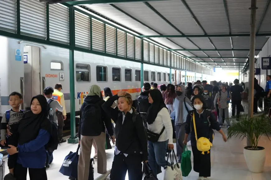 Selama Libur Sekolah, 37.952 Penumpang Naik Kereta Api dari Stasiun Blitar