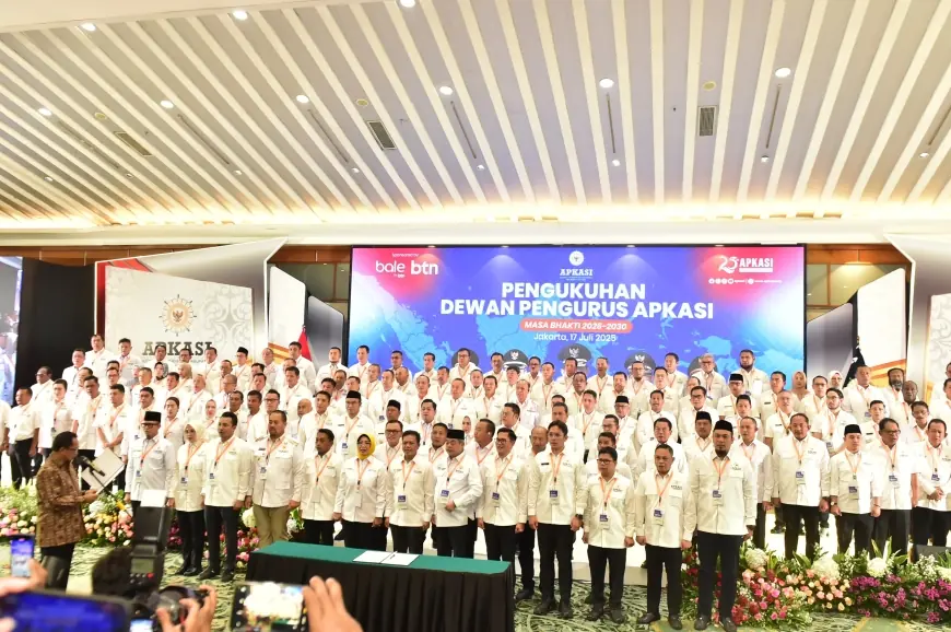 Mendagri Kukuhkan Bupati Lamongan Jadi Koordinator Apkasi Jatim 2025 2025