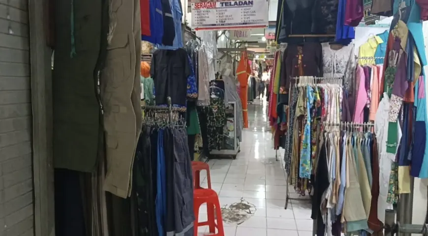 Program Pengadaan Seragam Sekolah Gratis di Gresik Merenggut Harapan Pedagang