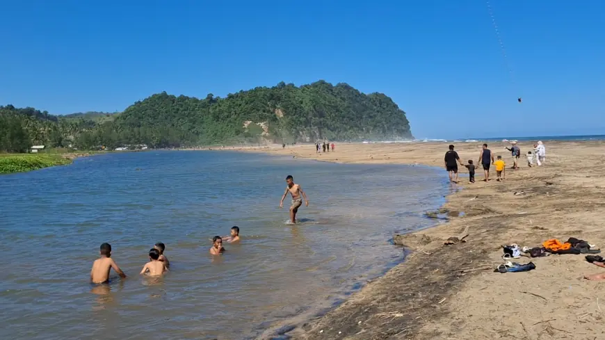 Eksotisme Pantai Dlodo, Destinasi Andalan di Selatan Tulungagung yang Makin Dilirik Wisatawan