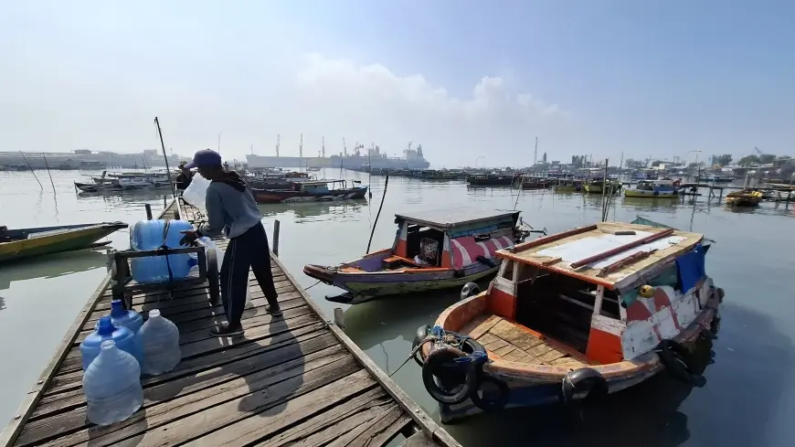 Nelayan di Gresik Terimbas Reklamasi Industri: Laut Mengecil, Tangkapan Ikan Menyusut