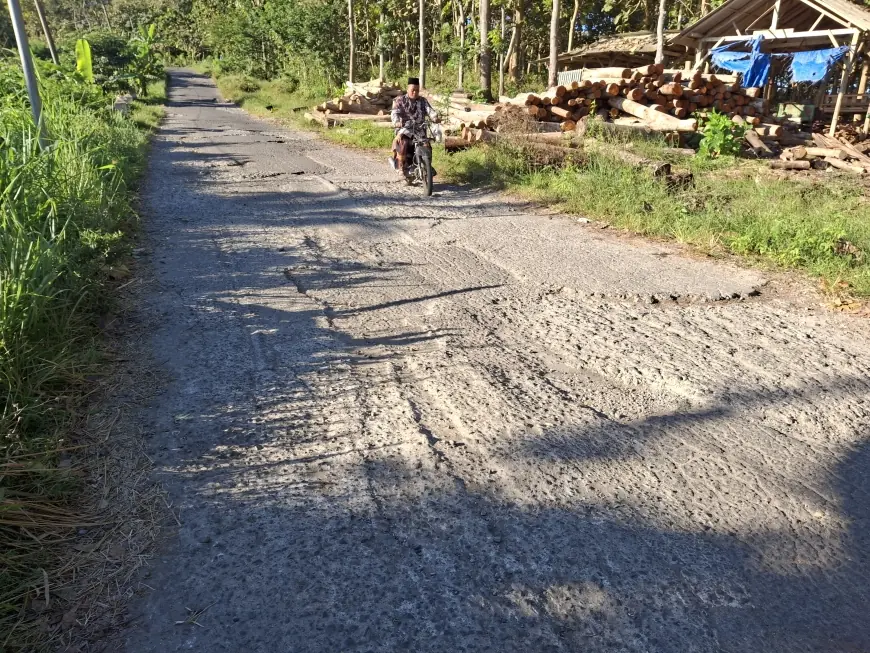 Kunjungan Wisata ke Pantai Sine Menurun, Kerusakan Akses Jalan Dikeluhkan