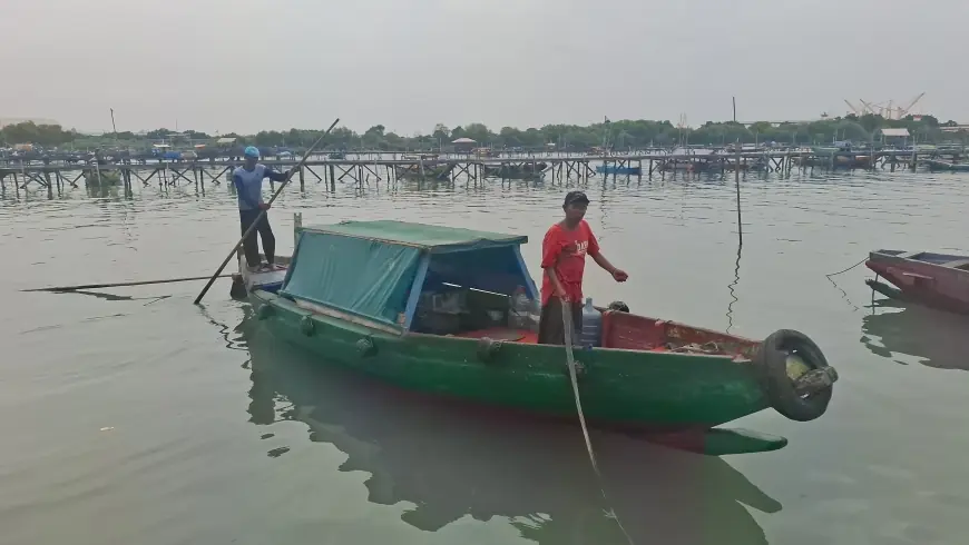 Nelayan Hilang Harapan, Ratusan Warga Pesisir Gresik Beralih Profesi