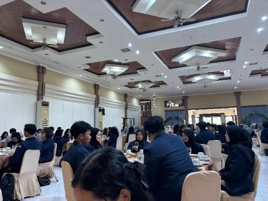 Latih Profesionalisme Mahasiswa, Jurusan Administrasi Niaga Polinema Gelar Praktik Table Manner