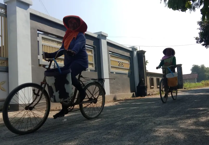 Perbaikan Jalan Desa di Jombang Disambut Bahagia Warga