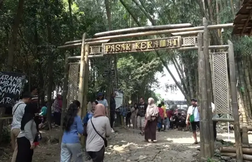 Pasar Keramat, Wisata Kuliner Tradisional di Tengah Hutan Bambu Mojokerto