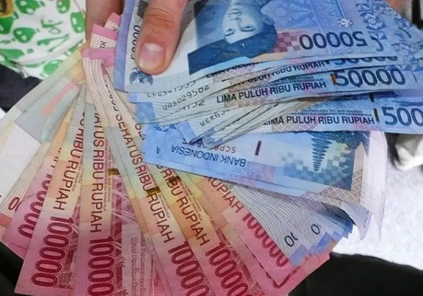 Rupiah Melemah, IHSG Dibuka Menguat ke 7.632,4