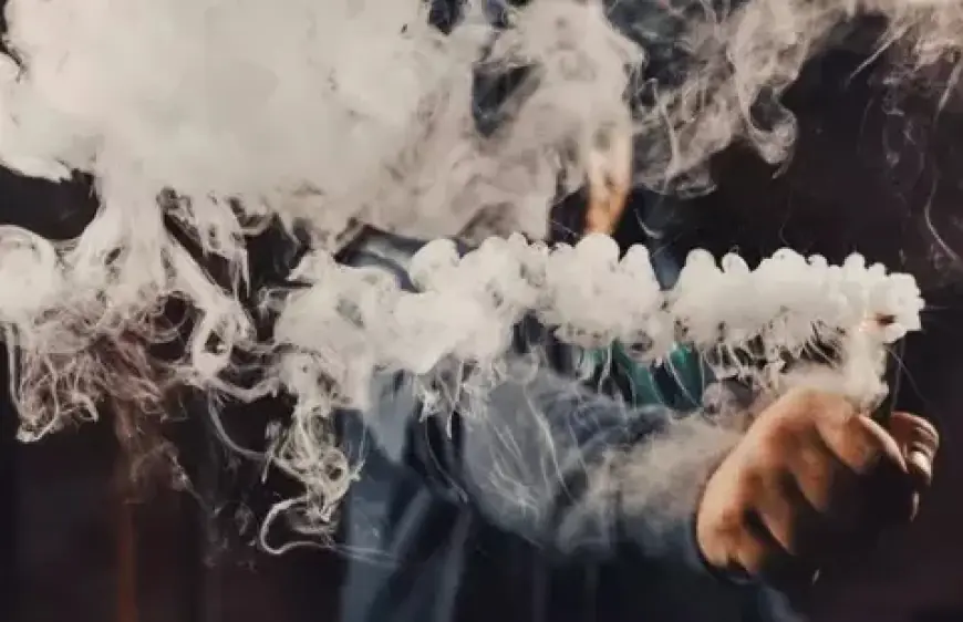 Asap Rokok Bagi Wanita Hamil Tingkatkan Risiko Stunting dan BBLR